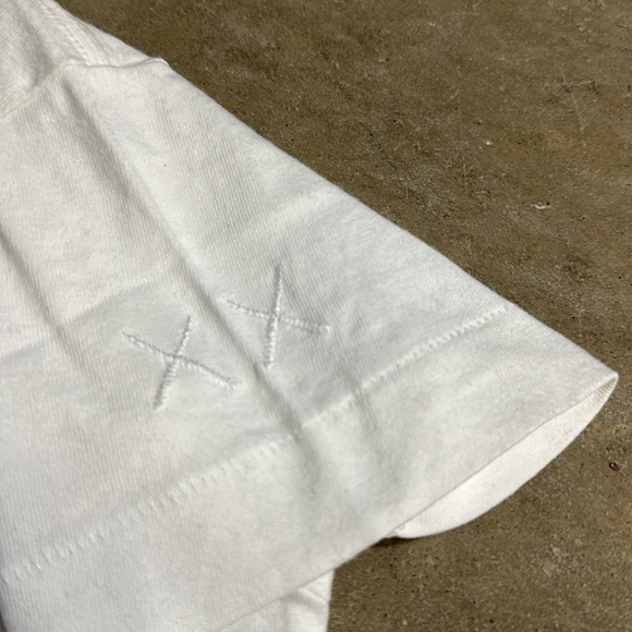 UNIQLO x KAWS x Peanuts “Snoopy Joe Kaws” Tee Youth 5-6 PreOwned - Picture 4 of 4